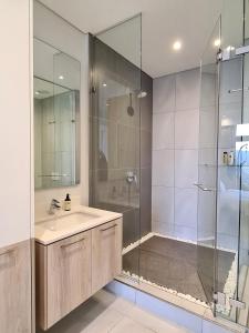 Luxurious Menlyn Maine 1 Bedroom on 12th Floor with Stunning Views & No Load Shedding