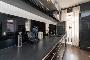 Retro Studio Old Town Apartment by Domvia