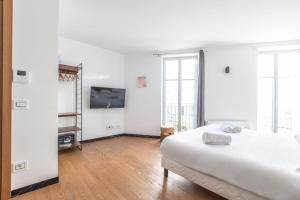 LB Vacation Rentals I Deluxe Studio with Balcony - Cannes Center - Marche Forville - 5 min Palais, Croisette & Plages