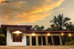 Virgin Forest Inn - Kudawe