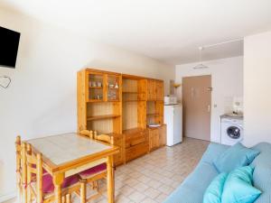 Apartment Saint James-11 by Interhome