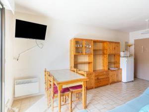 Appartements Apartment Saint James-11 by Interhome : photos des chambres