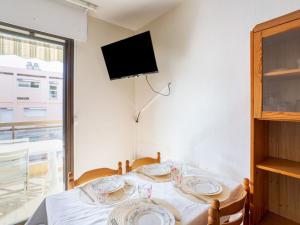 Apartment Saint James-11 by Interhome