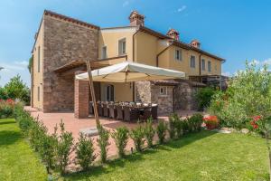 Luxury Villa in Tuscany with Pool near Pisa and Florence - Eight Bedrooms 14 pl