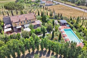 Luxury Villa in Tuscany with Pool near Pisa and Florence - Eight Bedrooms 14 pl