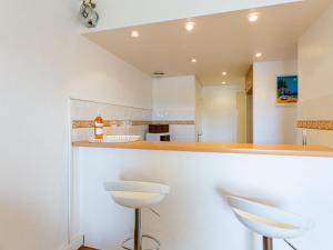Apartment le Port de Bormes-5 by Interhome