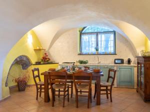 Apartment Giallo by Interhome