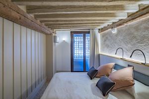 Corte Rubbi 5514 Canal View