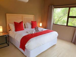 Kingfisher Creek Safari Lodge