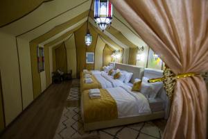 Fantasyland Luxury Camp