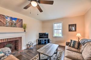 New Bern Retreat with Fire Pit about 1 Mi to Dtwn!