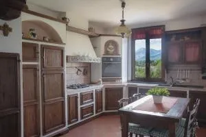 BENVENUTI A CASA PAOLA , WELCOME IN GARFAGNANA! - Sassi