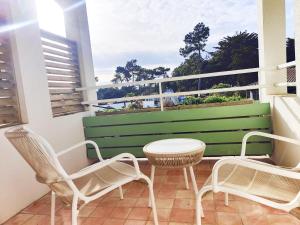 Hotels Hotel Les Grenettes : Chambre Familiale avec Balcon