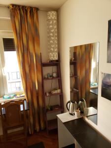 Cozy room in appartment, with shared bathroom,downtown Belgrade