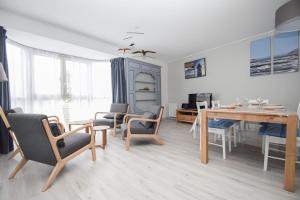 Appartements T3 refait a neuf place Duclos coeur de Dinan : photos des chambres