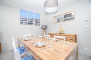 Appartements T3 refait a neuf place Duclos coeur de Dinan : photos des chambres