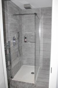 4 Bedroom Detached Holiday home with Hot Tub