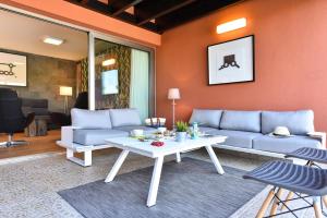 Par 4 Blue Star by VillaGranCanaria