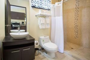 Tropical Paradise Villa - Beautiful Pool, Surrounded by Nature and Wildlife!