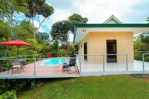 Toucan Villa Newer with WiFi & Pool - Digital Nomad Friendly - Damas