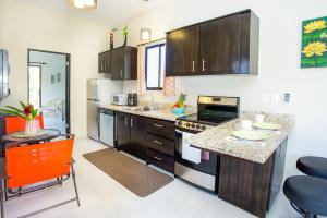 Toucan Villa Newer with WiFi & Pool - Digital Nomad Friendly