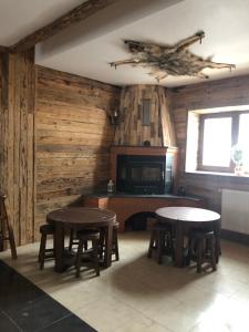 Domeniul Valea lupilor- Pensiunea Valea cu struti