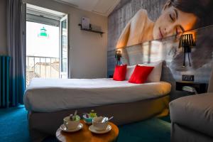 Hotels Hotel Le Bord'O Vieux Port : Chambre Double Supérieure avec Canapé-Lit