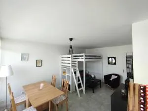 Studio tout confort très calme avec balcon - Maule