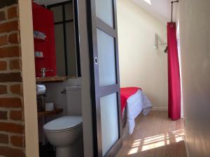 Hotels L'Aubergiste : Chambre Double avec Salle de Bains Privative