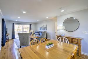 Updated Townhome with Large Patio 2 Mi to OSU!