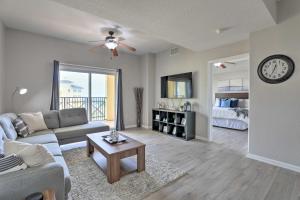 Condo with Pool Access 4 Mi to Disney!