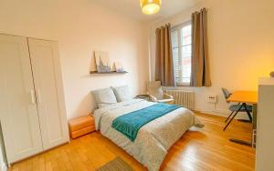 Sejours chez l'habitant Chambres privees -Private room- dans un spacieux appartement - 100m2 centre proche gare : photos des chambres