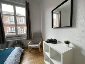 Sejours chez l'habitant Chambres privees -Private room- dans un spacieux appartement - 100m2 centre proche gare : Chambre Double