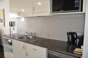 One-Bedroom Apartment room in Napoleon On Kent