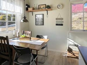 6 person holiday home in Höviksnäs-By Traum