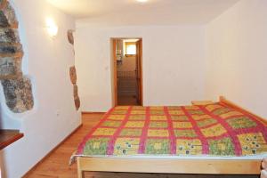 Apartments with a parking space Zgaljici Krk 19301