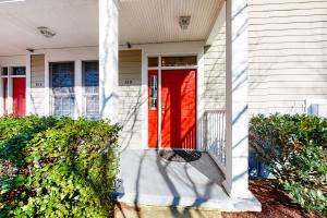 Bear Trap --- 45B Willow Oak Avenue