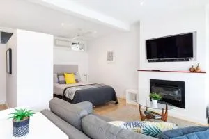 Modern Stylish Self-contained Studio Apartment - Burnside