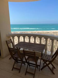 Newly renovated Gulf Studio With Gym beach pool Access