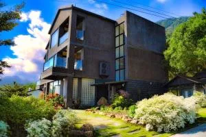 Sunlight Gallery landscape - T'ai-yüan-sui-tao