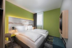 Standard Twin Room room in ibis Styles Stuttgart Vaihingen