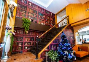 All Fun Business Hotel