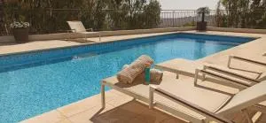 Accommodation at Miss Daisy - להתארח אצל מיס דייזי - Mishmār Hāyardin