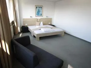 Businesshotel & Appartements Stuttgart-Vaihingen - Зіндельфінген