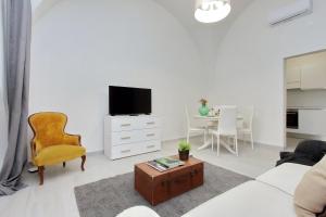 Ponte Cavour Apartment