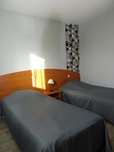 Hotels LOGIS Hotel LES 3 MARCHANDS : Chambre Lits Jumeaux