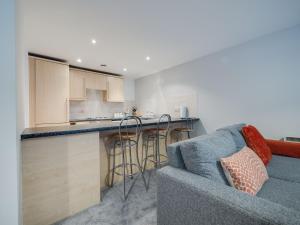 Pass the Keys Spacious Manchester Apartment with Parking