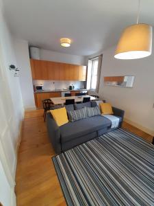 Comfortable Central 2 Bedrooms Apartments by Great&Cosy
