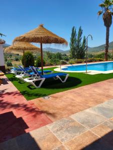 Cortijo Los Arcos - Lujo rural con piscina y vistas espectaculares en Málaga