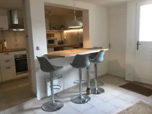 Spacious Pied à Terre with courtyard garden - Davejean